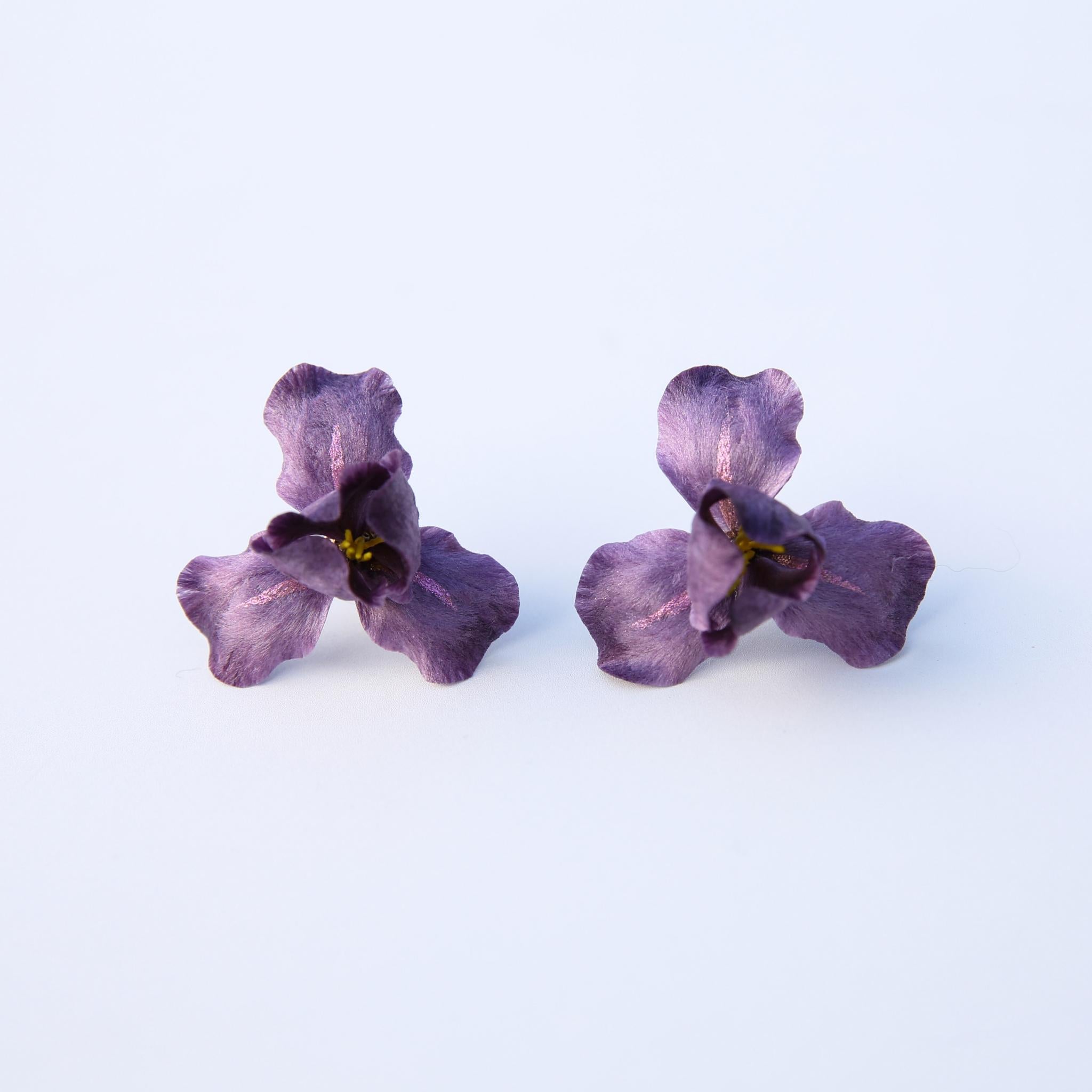 Iris Earrings No.001